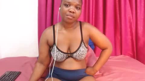 Snapshot of uniquebony chatting on 22, 11, 2025 UNIQUEBONY online show from 22, 11, 2025