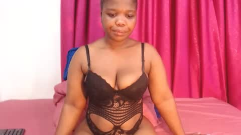 Snapshot of uniquebony chatting on 24, 11, 2025 UNIQUEBONY online show from 24, 11, 2025