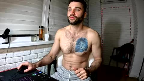 Snapshot of unnknow2024 chatting on 16, 4, 2026 SlavaVibes online show from 16, 4, 2026