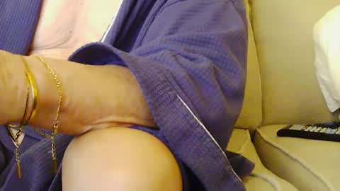Snapshot of upstairsdog chatting on 4, 1, 2025 upstairsdog online show from 4, 1, 2025