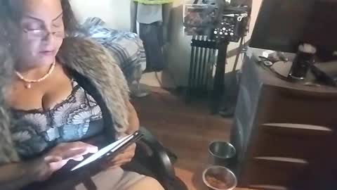Snapshot of upstucky chatting on 16, 9, 2025 upstucky online show from 16, 9, 2025