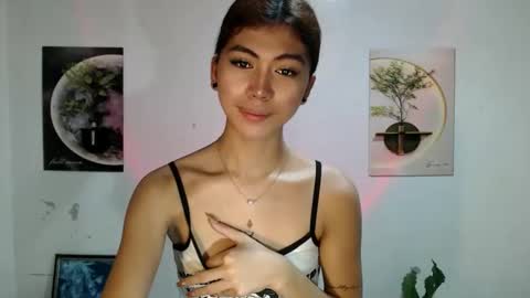 Snapshot of ur_extra_petite chatting on 16, 5, 2026 online show from 16, 5, 2026