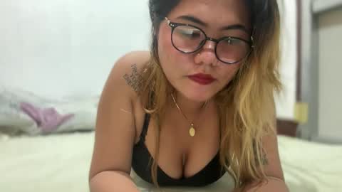 Snapshot of urasianblairexxx chatting on 27, 3, 2026 urasianblairexxx online show from 27, 3, 2026