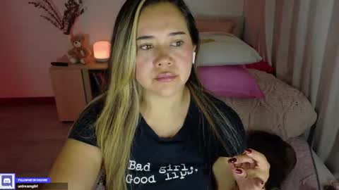Snapshot of urdreamgiirl chatting on 21, 6, 2026 Mia Miller online show from 21, 6, 2026