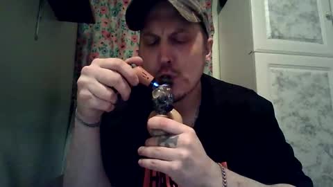 Snapshot of urfavoritejoedirty69 chatting on 17, 5, 2026 UrFavoriteJoeDirty69 online show from 17, 5, 2026