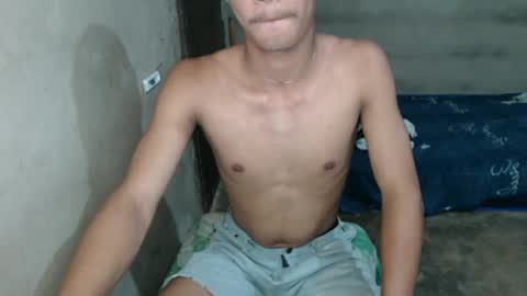 urhot_chris online show from 5, 3, 2026