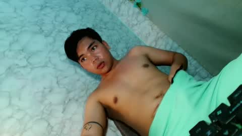 Snapshot of urhot_kharlxoxo chatting on 7, 5, 2026 john carlo online show from 7, 5, 2026