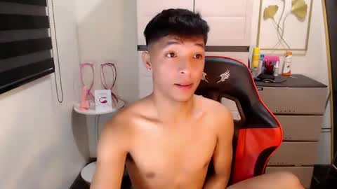 Snapshot of urhotethanxx chatting on 6, 3, 2026 Ethan online show from 6, 3, 2026