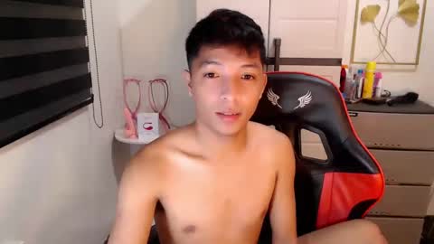 Snapshot of urhotethanxx chatting on 10, 3, 2026 Ethan online show from 10, 3, 2026