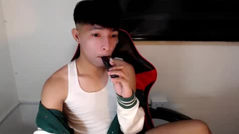 Snapshot of urhotethanxx chatting on 28, 7, 2026 Ethan online show from 28, 7, 2026
