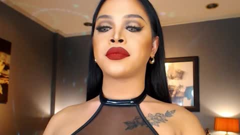 UrMajestyTyra online show from 18, 12, 2025