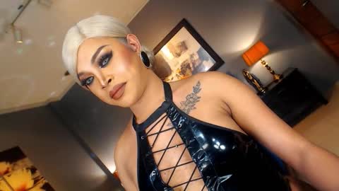 UrMajestyTyra online show from 7, 2, 2026