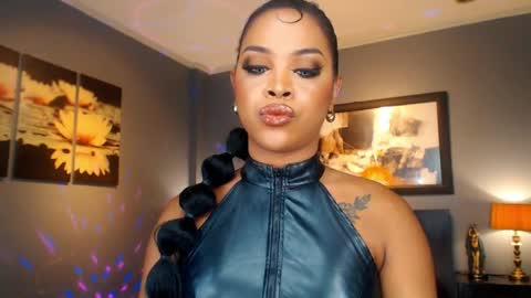 UrMajestyTyra online show from 25, 5, 2026