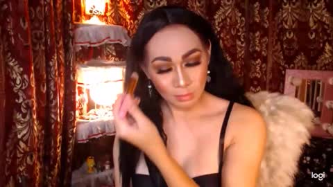 Snapshot of urtimelessbeauty chatting on 12, 4, 2026 Merca online show from 12, 4, 2026