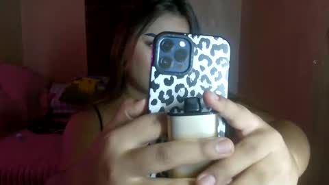 Snapshot of urwifematerial69_ chatting on 19, 5, 2026 Bella Miles Olivia online show from 19, 5, 2026