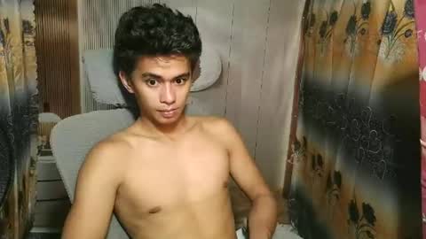 Snapshot of urwild_fuckerxx chatting on 7, 6, 2026 urwild_fuckerxx online show from 7, 6, 2026