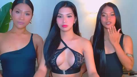 urwildest_margaret online show from 11, 4, 2026