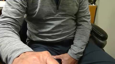 Snapshot of useemie chatting on 3, 11, 2025 useemie online show from 3, 11, 2025