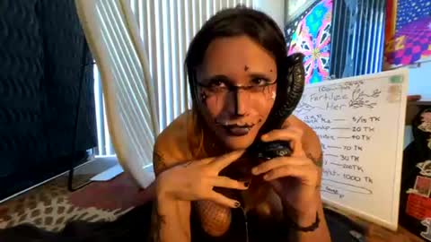uwumaggot online show from 25, 6, 2026