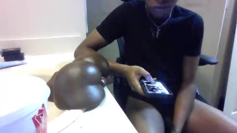 Snapshot of uzithebbc chatting on 19, 12, 2024 uzithebbc online show from 19, 12, 2024