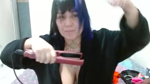 Snapshot of vaholiver chatting on 10, 5, 2026 Vah Oliver online show from 10, 5, 2026