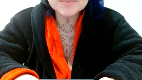Snapshot of vaholiver chatting on 27, 5, 2026 Vah Oliver online show from 27, 5, 2026