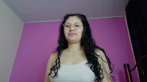 Snapshot of vainilla_cam chatting on 23, 4, 2026 Vainilla online show from 23, 4, 2026
