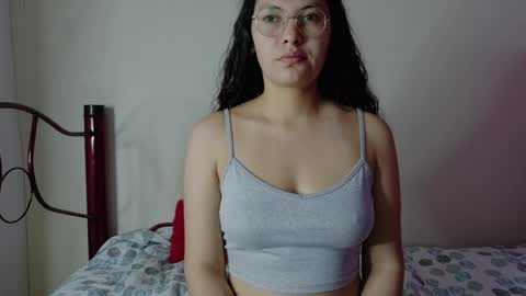 Snapshot of vainilla_cam chatting on 15, 5, 2026 Vainilla online show from 15, 5, 2026