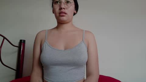 Snapshot of vainilla_cam chatting on 27, 5, 2026 Vainilla online show from 27, 5, 2026