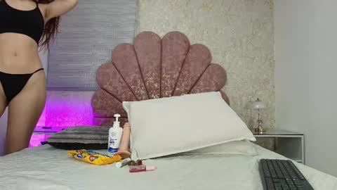 Snapshot of vaiolet_colls chatting on 5, 2, 2026 Vaiolet colls online show from 5, 2, 2026