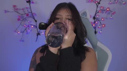 Snapshot of val_luv chatting on 13, 3, 2026 val online show from 13, 3, 2026