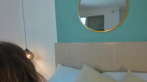 Snapshot of valen_grace_ chatting on 12, 1, 2026 V AL E N online show from 12, 1, 2026