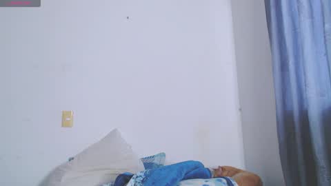 IG-valen mendoza99  twitter valenthompson99 online show from 27, 11, 2025