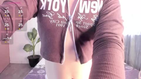 Snapshot of valen_thompson chatting on 27, 5, 2026 IG-valen mendoza99 twitter valenthompson99 online show from 27, 5, 2026