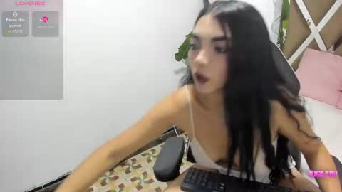 Snapshot of valenbloom_tay chatting on 5, 8, 2026 valenbloom_tay online show from 5, 8, 2026