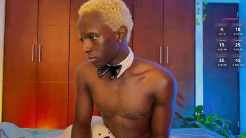 Snapshot of valent1nn chatting on 10, 12, 2024 Valentin independent Cam Boy online show from 10, 12, 2024