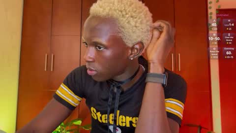 Snapshot of valent1nn chatting on 11, 12, 2024 Valentin independent Cam Boy online show from 11, 12, 2024