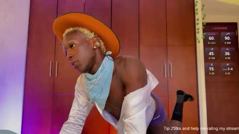 Snapshot of valent1nn chatting on 5, 1, 2025 Valentin independent Cam Boy online show from 5, 1, 2025