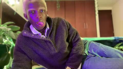 Snapshot of valent1nn chatting on 17, 1, 2025 Valentin independent Cam Boy online show from 17, 1, 2025