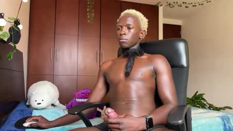 Snapshot of valent1nn chatting on 11, 2, 2025 Valentin independent Cam Boy online show from 11, 2, 2025