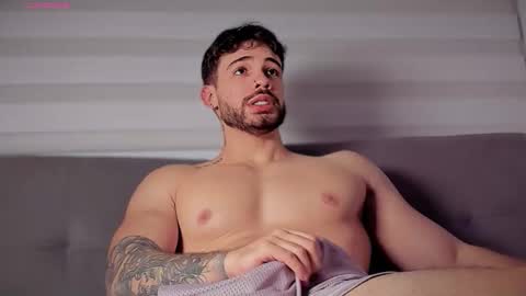 valenthinoking online show from 26, 11, 2025