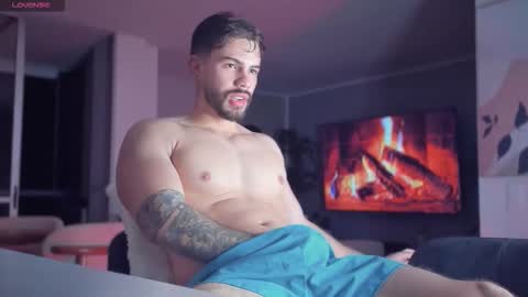 Snapshot of valenthinoking chatting on 3, 2, 2026 valenthinoking online show from 3, 2, 2026