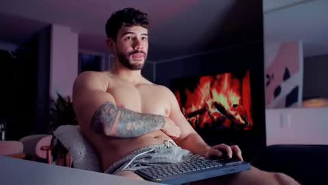 Snapshot of valenthinoking chatting on 16, 2, 2026 valenthinoking online show from 16, 2, 2026