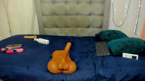 Valentina online show from 11, 2, 2025