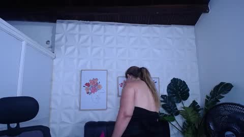 Valentina  online show from 17, 9, 2025