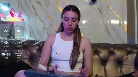 Snapshot of valentina_red18 chatting on 11, 10, 2025 Valentina online show from 11, 10, 2025