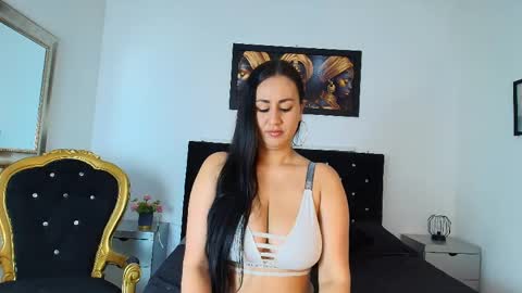 Snapshot of valentinajaramilloo chatting on 5, 6, 2026 ValentinaJaramilloo online show from 5, 6, 2026