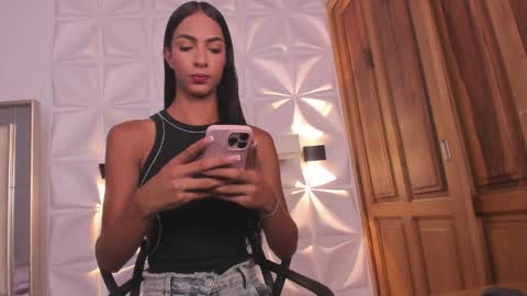 Snapshot of valentinaliux_ chatting on 21, 5, 2026 valentinaliux_ online show from 21, 5, 2026