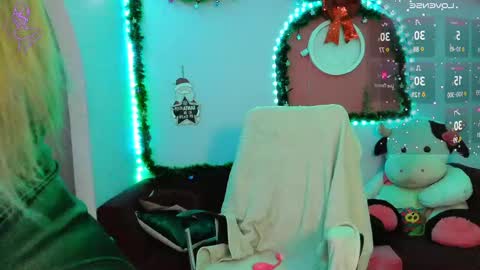 Snapshot of valentinamiller_ chatting on 12, 12, 2024 Valentina 3 online show from 12, 12, 2024