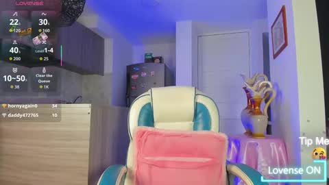 Snapshot of valentinaone1 chatting on 24, 10, 2025 valentinaone1 online show from 24, 10, 2025